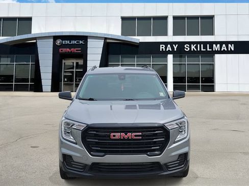 Used 2023 GMC Terrain SLE w/ Elevation Edition FWD image 2