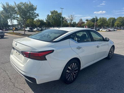 Used 2025 Nissan Altima 2.5 SV FWD image 5