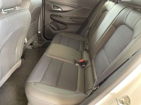 Used 2025 Buick Envista Preferred image 23