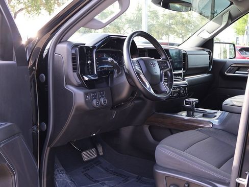 Used 2024 Chevrolet Silverado 1500 RST w/ Z71 Off-Road Package image 23