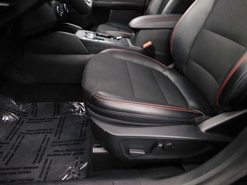 Used 2025 Ford Escape ST-Line image 25