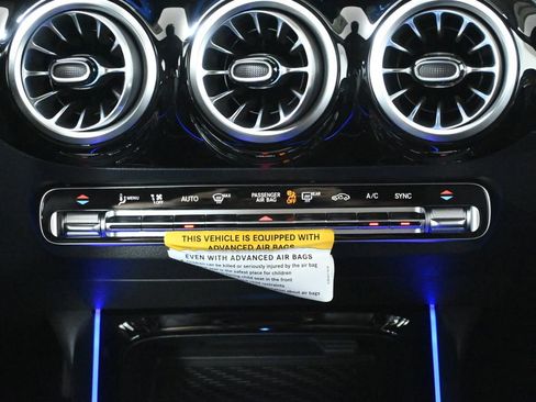 New 2025 Mercedes-Benz GLA 250 4MATIC image 18