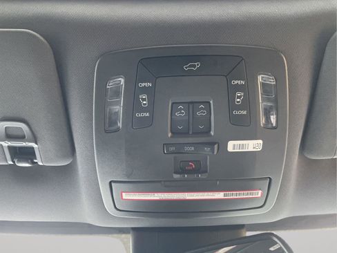 Used 2023 Toyota Sienna XSE image 12