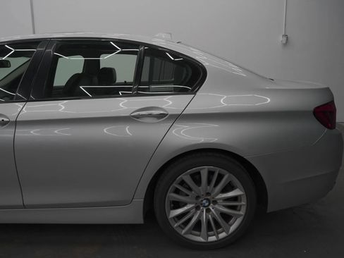 Used 2011 BMW 550i Sedan image 9