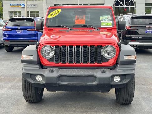 Used 2025 Jeep Wrangler Unlimited Sport AWD/4WD image 8