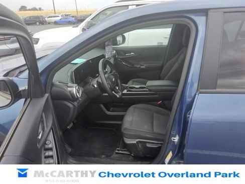 Used 2025 Chevrolet Equinox LT FWD image 10