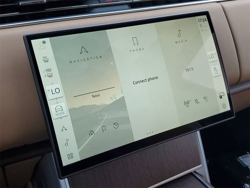 New 2025 Land Rover Range Rover SE image 20