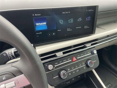 Certified 2025 Hyundai Tucson SE image 22