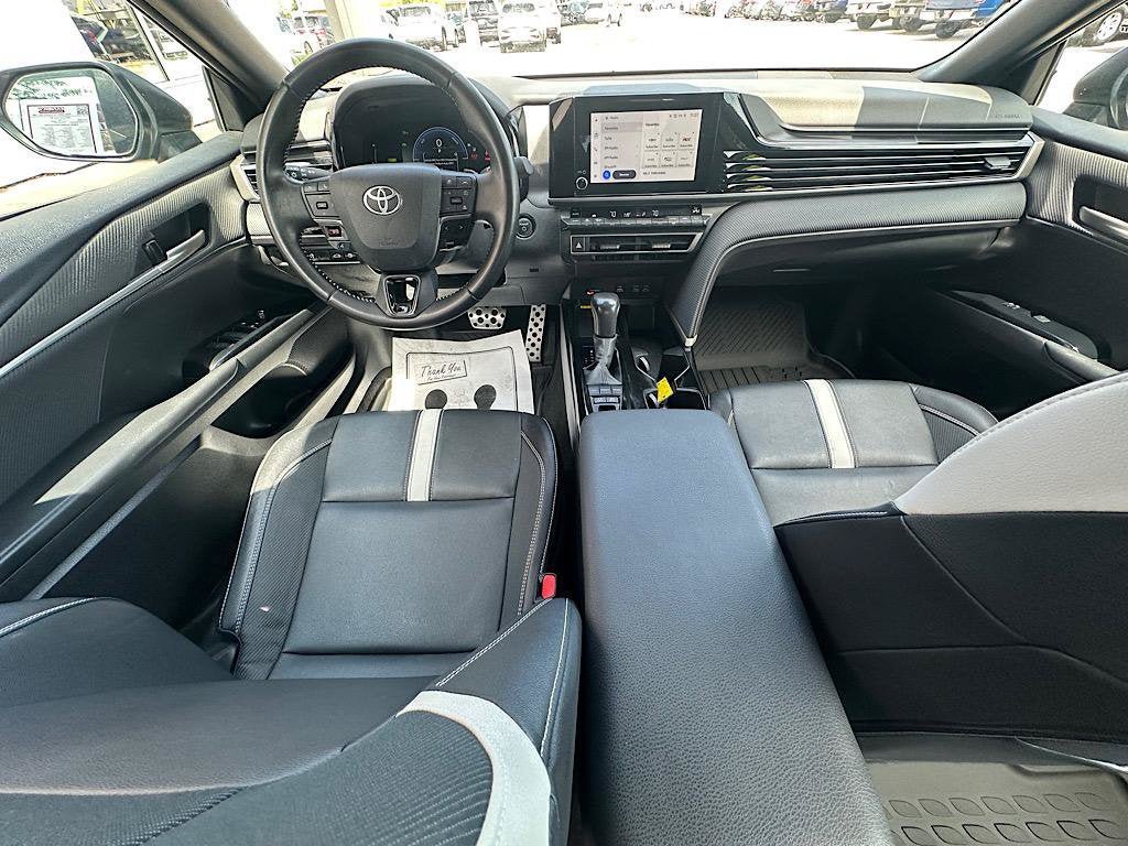 Used 2025 Toyota Camry SE FWD image 21