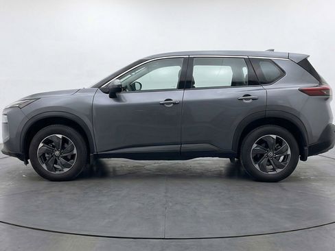 Used 2025 Nissan Rogue SV image 5