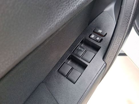 Used 2019 Toyota Corolla LE image 20