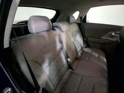 Used 2020 Kia Niro LX image 23