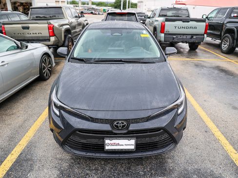Used 2026 Toyota Corolla LE FWD image 5