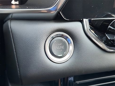 New 2025 GMC Canyon Elevation w/ Convenience Package image 14