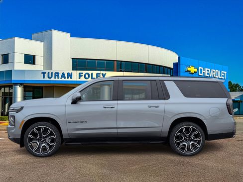 New 2026 Chevrolet Suburban RST image 2
