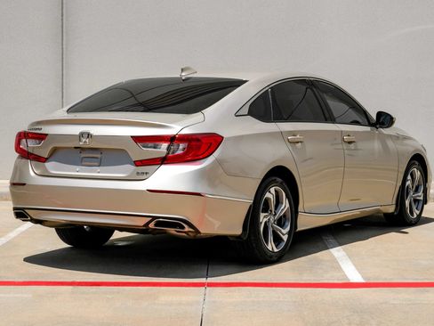 Used 2018 Honda Accord EX-L image 10