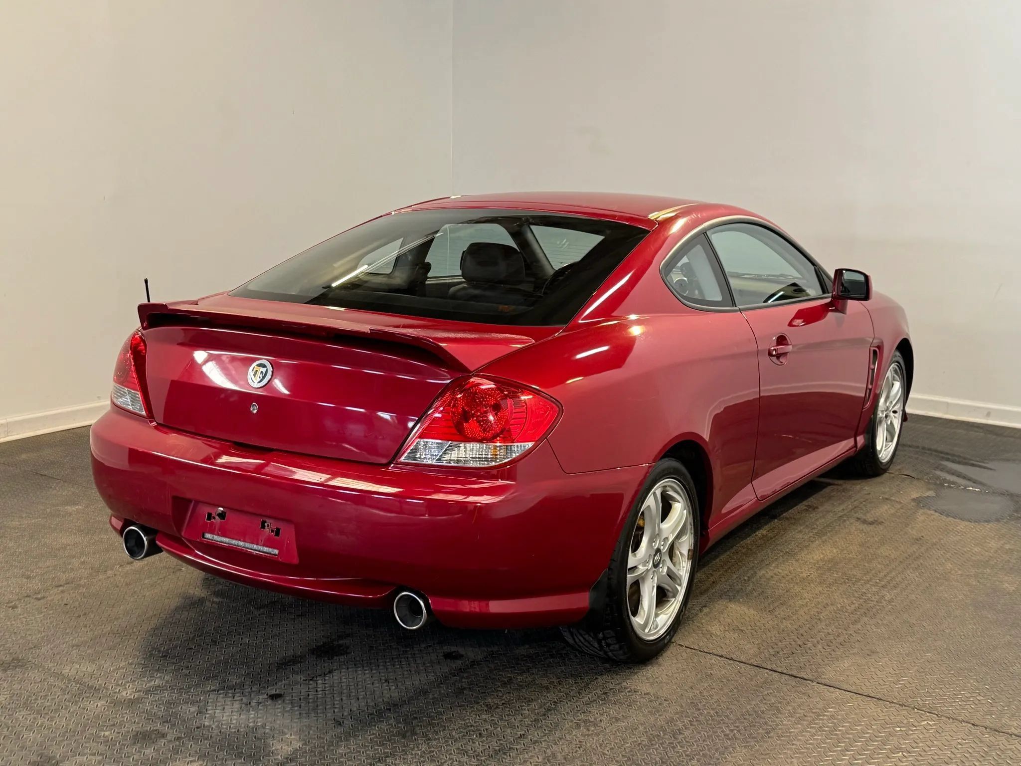 Used 2005 Hyundai Tiburon GT FWD image 4