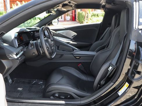 Used 2022 Chevrolet Corvette Stingray Preferred Cpe w/ Z51 Performance Package RWD image 21