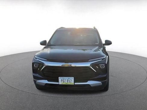 Used 2025 Chevrolet TrailBlazer LT image 3