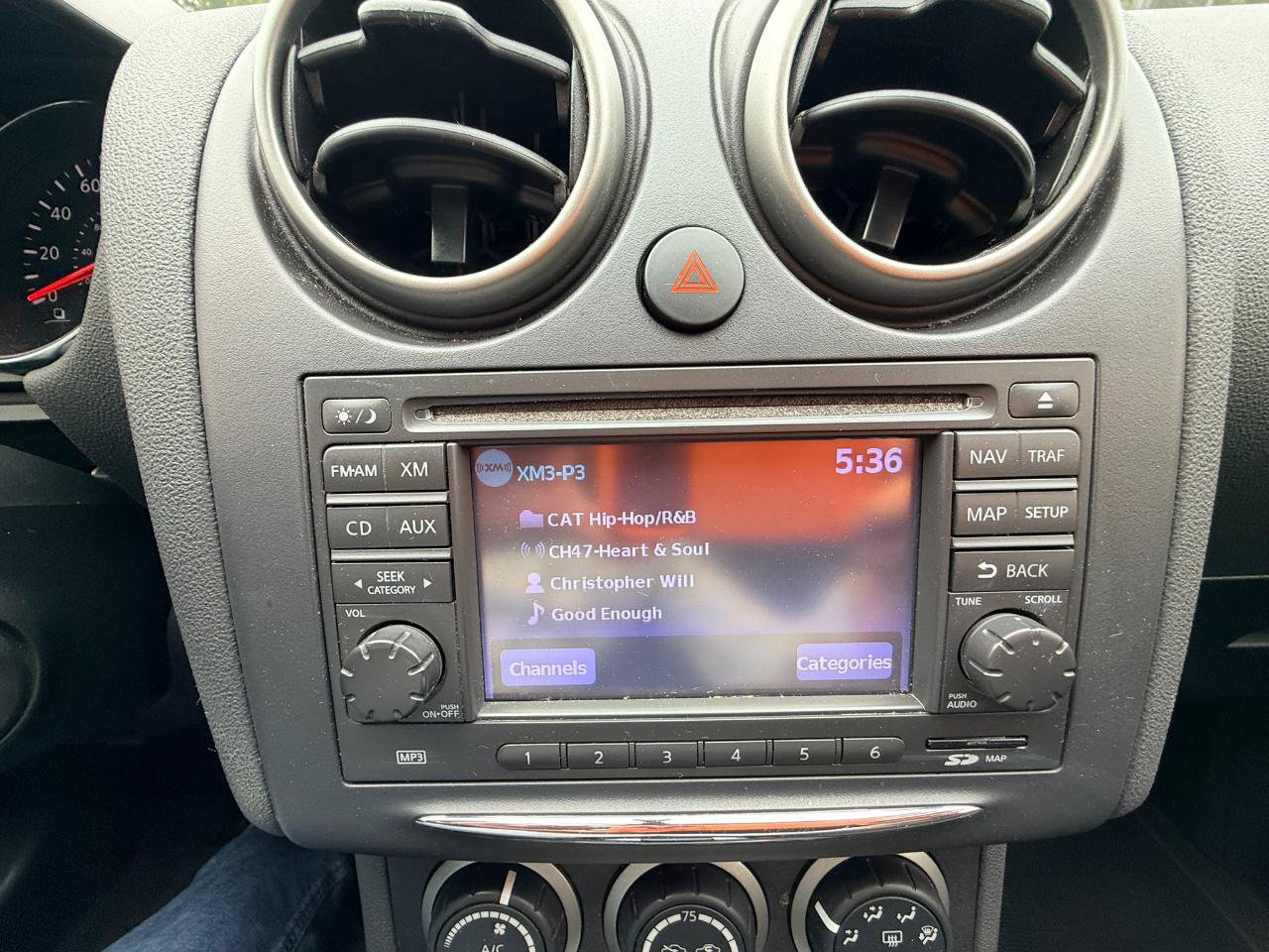 Used 2013 Nissan Rogue SV w/ Premium Pkg FWD image 21
