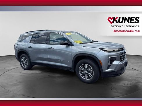 Used 2024 Chevrolet Traverse LT AWD/4WD image 4