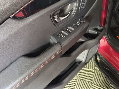 Used 2023 Honda Pilot TrailSport image 11