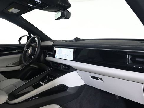 New 2025 Porsche Macan 4S Electric image 16
