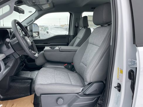 New 2026 Ford F250 XL w/ XL Chrome Package image 7