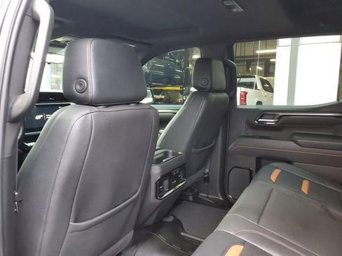 Used 2025 GMC Sierra 1500 AT4 w/ AT4 Premium Package image 10