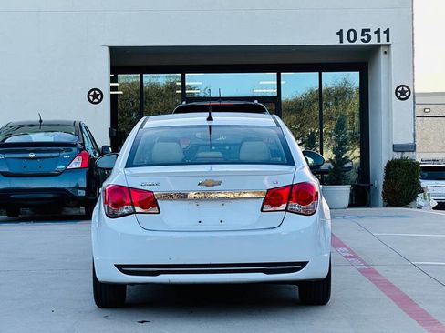 Used 2011 Chevrolet Cruze LT w/ RS Package image 8
