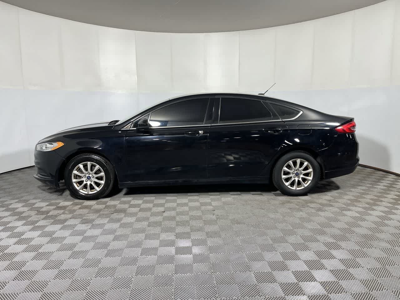 Used 2017 Ford Fusion S FWD image 5