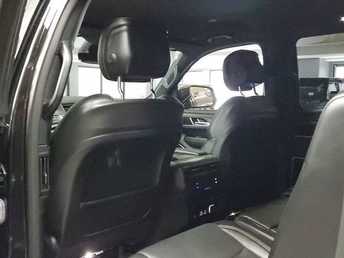 Used 2024 Jeep Wagoneer Series II w/ Flexible Seating Group RWD image 17