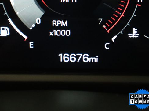 Used 2025 GMC Acadia Elevation image 18