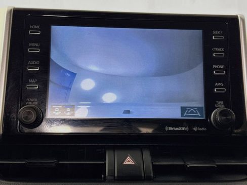Used 2021 Toyota RAV4 XLE w/ Convenience Package AWD/4WD image 16