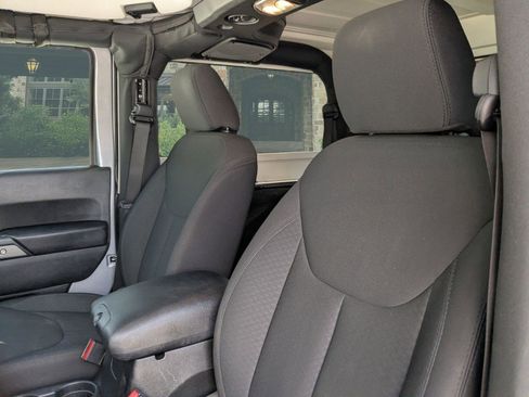 Used 2016 Jeep Wrangler Sport w/ Quick Order Package 24S AWD/4WD image 8