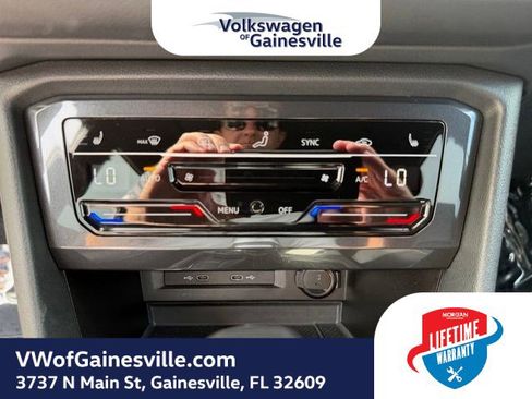 Used 2024 Volkswagen Tiguan SE R-Line AWD/4WD image 28