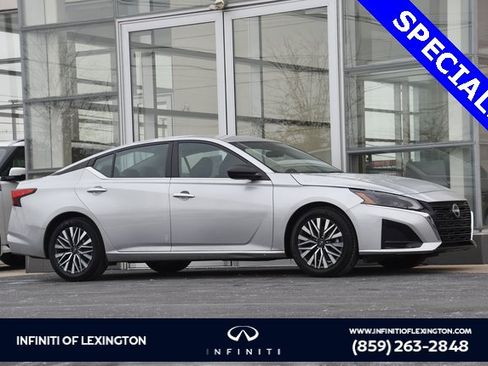 Used 2024 Nissan Altima 2.5 SV image 1