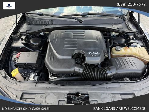 Used 2015 Chrysler 300 C RWD image 16