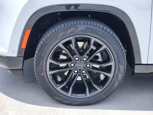 New 2026 Jeep Grand Wagoneer L Summit AWD/4WD image 11