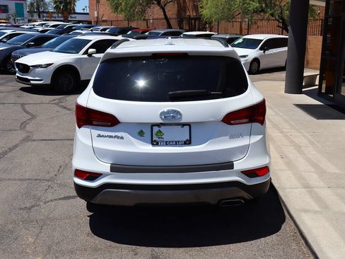 Used 2017 Hyundai Santa Fe Sport FWD image 10