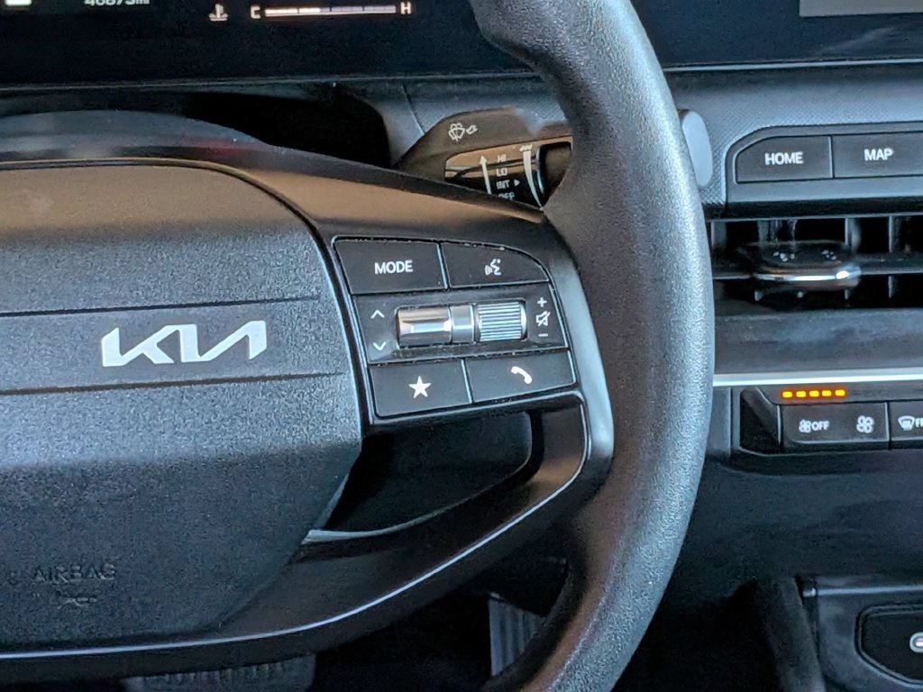 Used 2025 Kia K4 FWD image 18