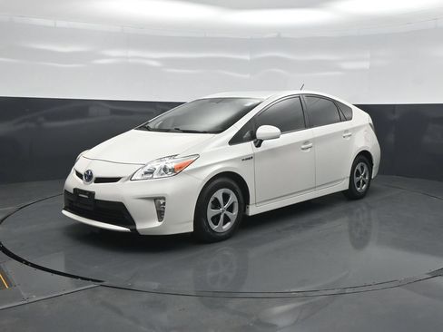 Used 2014 Toyota Prius Four FWD image 3