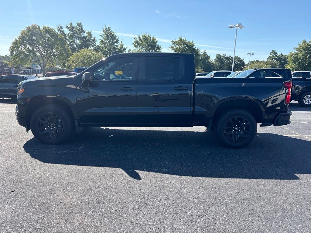 Used 2023 Chevrolet Silverado 1500 Custom RWD image 5