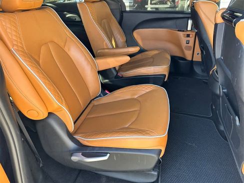 Used 2022 Chrysler Pacifica Pinnacle image 14