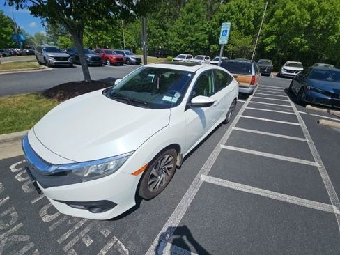 Used 2016 Honda Civic EX image 3