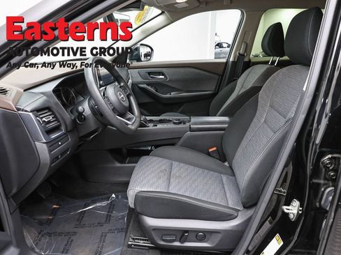 Used 2023 Nissan Rogue SV AWD/4WD image 14