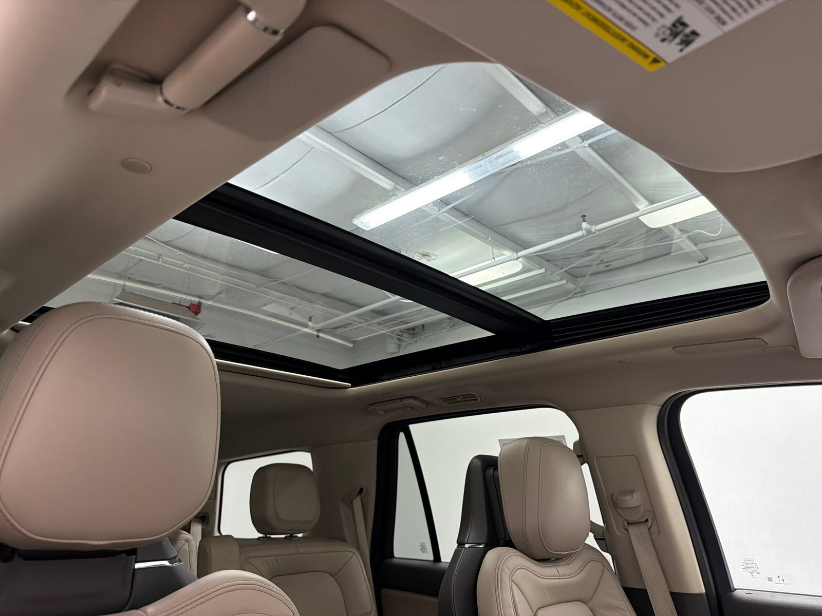 Certified 2023 Lincoln Navigator Reserve AWD/4WD image 15