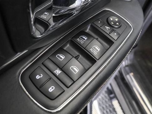 Used 2016 RAM 1500 Limited image 33