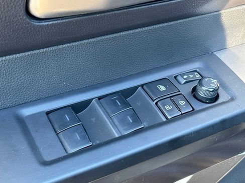 Used 2025 Toyota Sequoia SR5 image 28