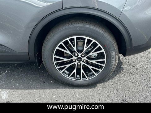 New 2025 Ford Escape SE image 19